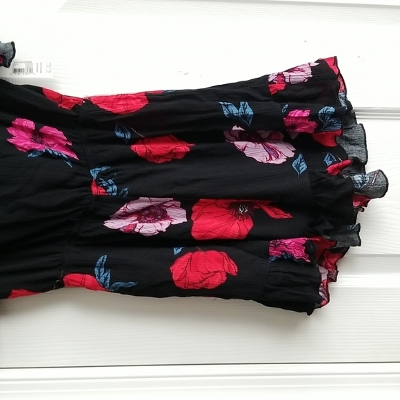 No Boundaries Women's Cold Shoulder Romper - Picture 2 of 12